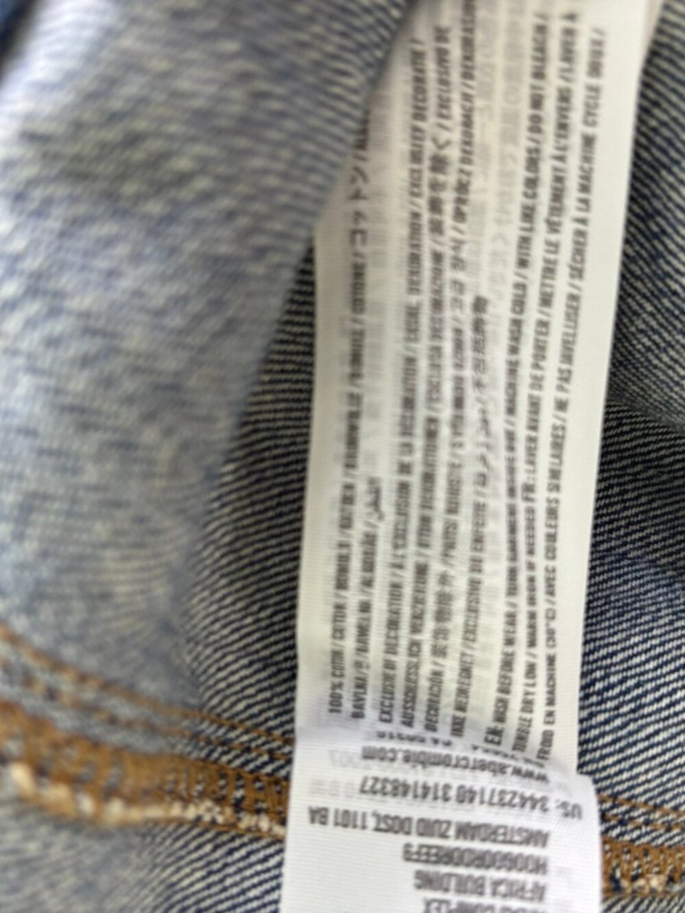 Hollister Distressed Denim Trucker Jacket | Medium Wash | Size M | Like New - Picture 6 of 6